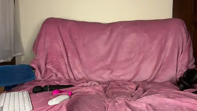 Snapshot of bayofdarkness chatting on October 24, 2025, 5:04 am bayofdarkness online show from October 24, 2025, 5:04 am