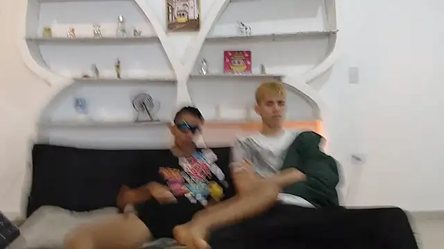 Snapshot of KING_OFF_BOYS chatting on November 28, 2025, 1:25 pm KING OFF BOYS online show from November 28, 2025, 1:25 pm