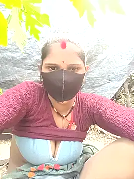 Snapshot of Chhavi_Chadha chatting on December 3, 2025, 9:40 am Chhavi Chadha online show from December 3, 2025, 9:40 am