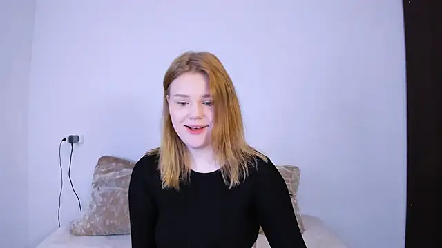 LaseyMoon online show from October 23, 2025, 10:41 pm