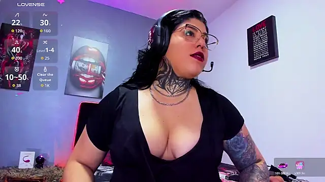 Snapshot of Veronika_metal chatting on April 6, 2026, 5:58 pm Veronika metal online show from April 6, 2026, 5:58 pm