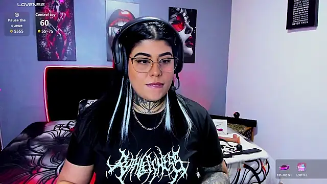 Snapshot of Veronika_metal chatting on May 10, 2026, 3:23 am Veronika metal online show from May 10, 2026, 3:23 am