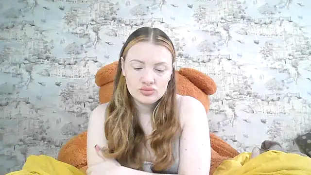 Eveline May online show from November 1, 2025, 8:05 am