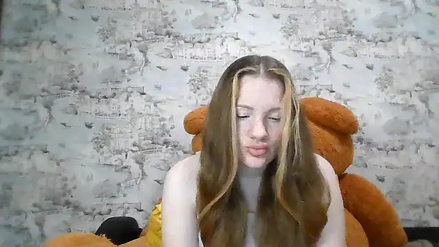 Eveline May online show from November 6, 2025, 3:02 pm