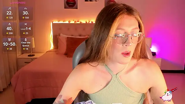 Emily Warren  online show from March 6, 2026, 8:16 pm