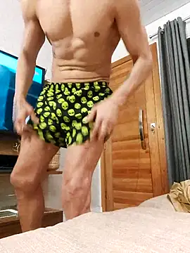 juniortche1313 online show from November 14, 2025, 1:37 am