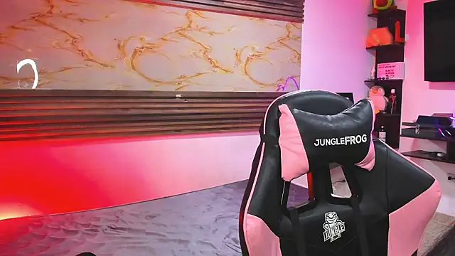 Cloe roouse online show from March 18, 2026, 7:06 pm