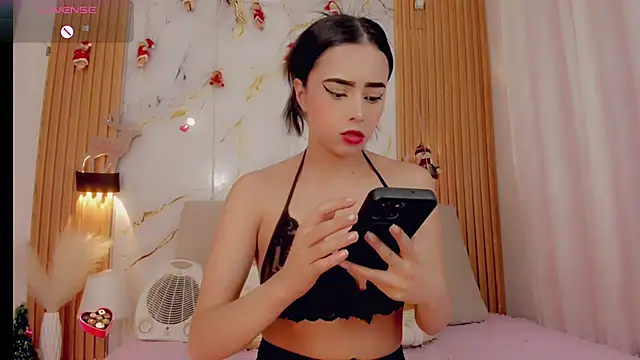 ValeriCardenas online show from December 3, 2025, 2:19 am