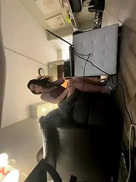 Snapshot of JerseyGem chatting on October 4, 2025, 10:52 pm JerseyGem online show from October 4, 2025, 10:52 pm