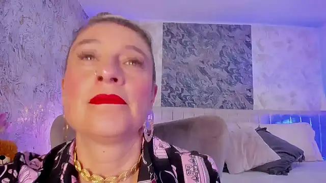 Liannaa  online show from September 25, 2025, 7:50 pm