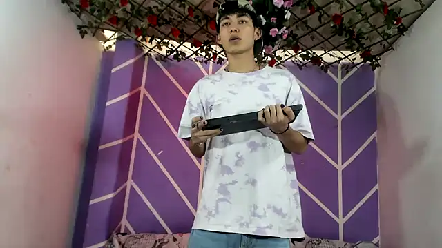 Snapshot of Maxxi_hot23 chatting on September 21, 2025, 7:15 pm Maxxi hot23 online show from September 21, 2025, 7:15 pm