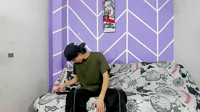 Snapshot of Maxxi_hot23 chatting on October 10, 2025, 7:46 pm Maxxi hot23 online show from October 10, 2025, 7:46 pm