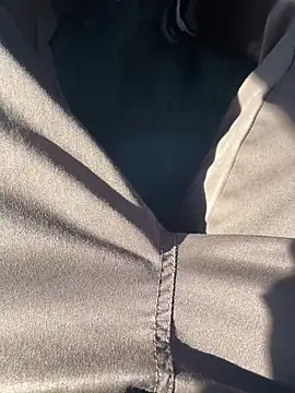 Smallcoco26 online show from January 14, 2026, 7:36 am