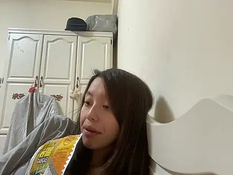 ladypaggy online show from March 13, 2025, 3:39 pm