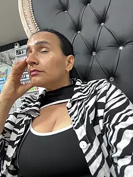 Snapshot of Sara_Charmy chatting on March 10, 2026, 10:04 pm Sara Charmy online show from March 10, 2026, 10:04 pm