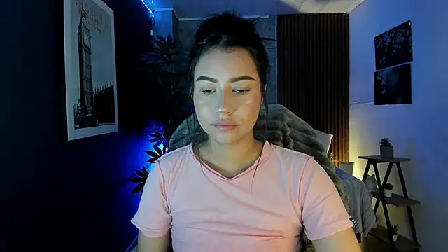 Snapshot of i_sabella_25 chatting on March 20, 2026, 7:35 am i sabella 25 online show from March 20, 2026, 7:35 am