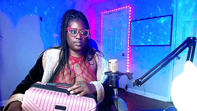 Snapshot of lovelyenigma365 chatting on April 9, 2026, 6:13 pm lovelyenigma365 online show from April 9, 2026, 6:13 pm