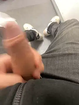 GreekDaddyNickOfficial online show from March 8, 2025, 4:28 pm