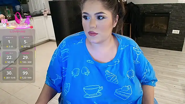 Layla- online show from November 27, 2025, 11:34 am