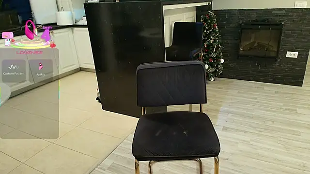 Layla- online show from January 9, 2026, 8:10 pm