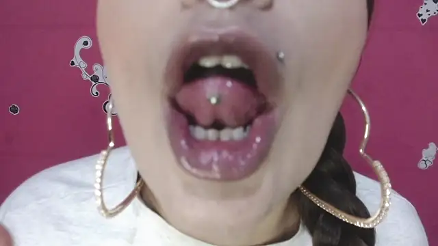 nicollewayne10 online show from February 28, 2025, 7:37 am