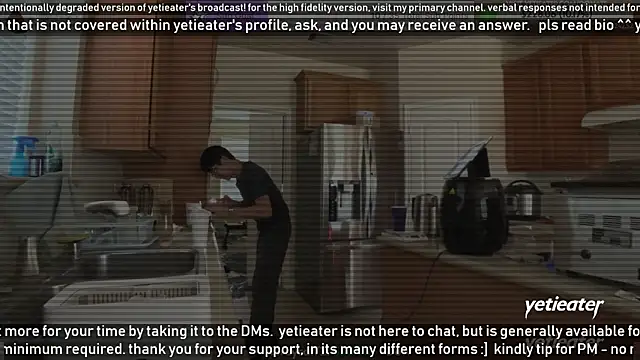 Snapshot of yetieater chatting on January 2, 2025, 3:08 pm yetieater online show from January 2, 2025, 3:08 pm