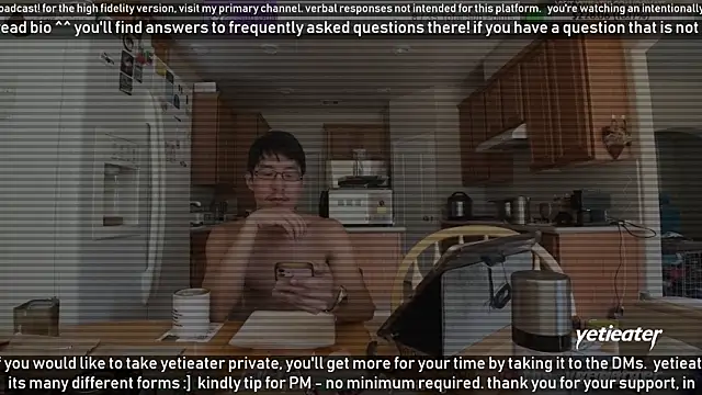 Snapshot of yetieater chatting on February 7, 2025, 6:13 pm yetieater online show from February 7, 2025, 6:13 pm