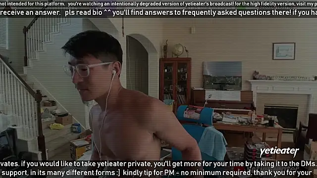 Snapshot of yetieater chatting on March 10, 2025, 8:34 pm yetieater online show from March 10, 2025, 8:34 pm