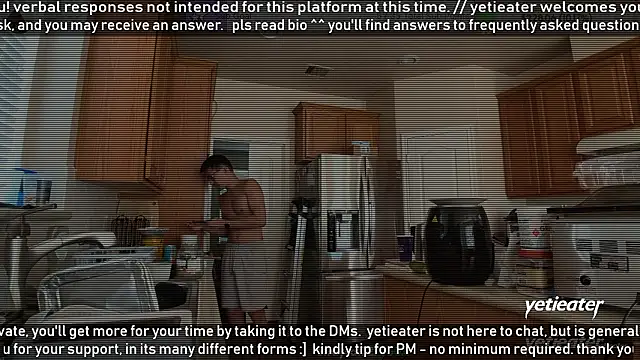 Snapshot of yetieater chatting on February 9, 2026, 8:02 pm yetieater online show from February 9, 2026, 8:02 pm