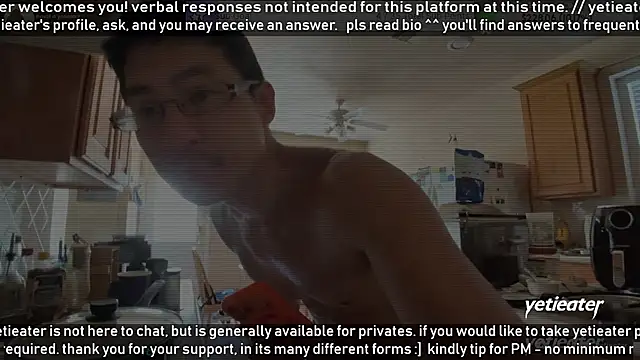 Snapshot of yetieater chatting on May 19, 2026, 4:24 pm yetieater online show from May 19, 2026, 4:24 pm
