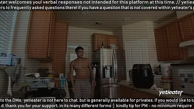 Snapshot of yetieater chatting on July 4, 2026, 5:08 pm yetieater online show from July 4, 2026, 5:08 pm