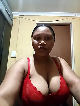Snapshot of JuicyMilkyTizzy chatting on April 3, 2026, 9:24 pm JuicyMilkyTizzy online show from April 3, 2026, 9:24 pm