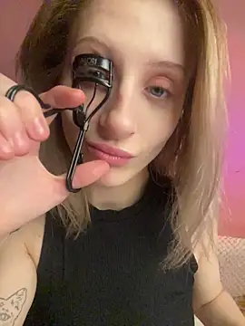 amorearte m online show from December 5, 2025, 2:47 pm