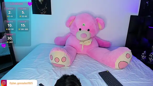 Snapshot of Dylan_Turnerr chatting on July 11, 2026, 5:32 am Dylan Turnerr online show from July 11, 2026, 5:32 am