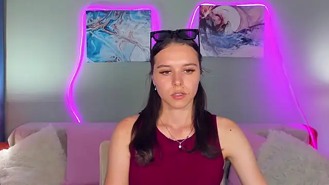 Snapshot of EmelyMason chatting on July 6, 2026, 2:25 pm EmelyMason online show from July 6, 2026, 2:25 pm