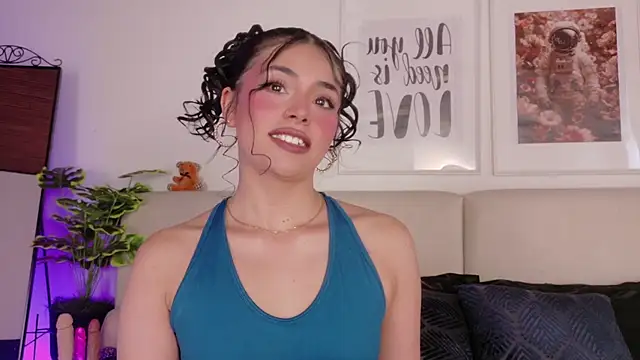 SaritaBratz online show from March 28, 2026, 9:47 pm