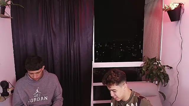 Snapshot of Miguel_bigcock chatting on February 1, 2026, 1:15 am Miguel bigcock online show from February 1, 2026, 1:15 am