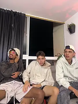 Snapshot of Miguel_bigcock chatting on February 3, 2026, 6:40 am Miguel bigcock online show from February 3, 2026, 6:40 am