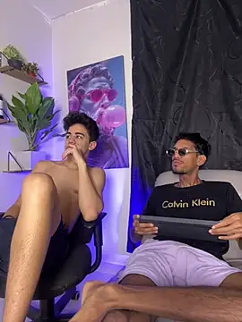 Snapshot of Miguel_bigcock chatting on February 15, 2026, 6:54 am Miguel bigcock online show from February 15, 2026, 6:54 am