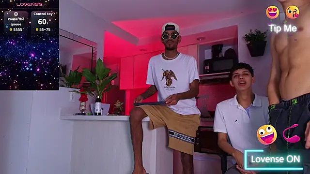 Snapshot of Miguel_bigcock chatting on February 21, 2026, 5:52 am Miguel bigcock online show from February 21, 2026, 5:52 am