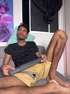 Snapshot of Miguel_bigcock chatting on March 20, 2026, 1:43 am Miguel bigcock online show from March 20, 2026, 1:43 am