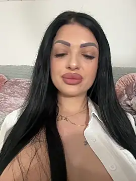 Snapshot of IrisRossie chatting on May 28, 2026, 5:38 am IrisRossie online show from May 28, 2026, 5:38 am