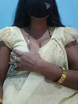 Snapshot of Sexyradha_ chatting on July 6, 2026, 5:15 pm Sexyradha online show from July 6, 2026, 5:15 pm
