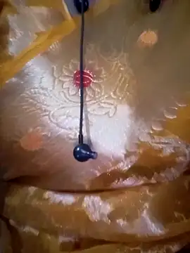 Snapshot of Neha-Bhabhi-Rasily chatting on September 25, 2025, 3:32 am Neha-Bhabhi-Rasily online show from September 25, 2025, 3:32 am