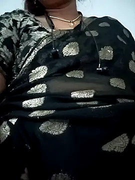 Snapshot of Neha-Bhabhi-Rasily chatting on November 1, 2025, 6:43 pm Neha-Bhabhi-Rasily online show from November 1, 2025, 6:43 pm