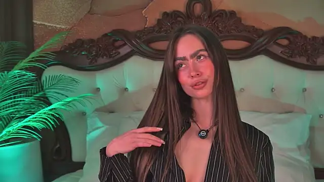 Amanda River online show from April 12, 2026, 9:20 pm