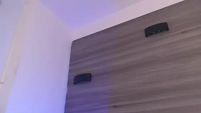 SashaNova online show from April 10, 2026, 4:28 am