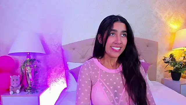 Snapshot of Mia_Montess chatting on April 13, 2026, 5:18 pm Mia Montess online show from April 13, 2026, 5:18 pm