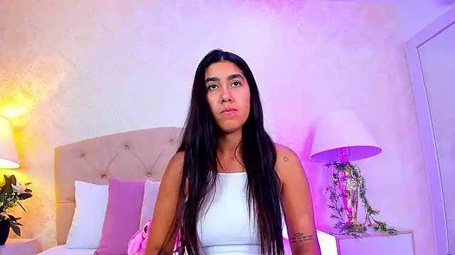 Snapshot of Mia_Montess chatting on April 23, 2026, 6:10 pm Mia Montess online show from April 23, 2026, 6:10 pm