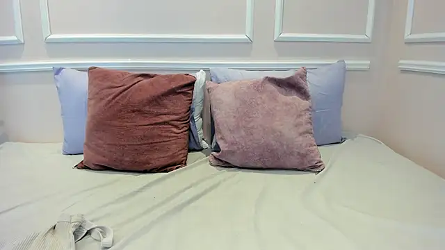 Lucy Canel online show from January 10, 2026, 7:26 pm